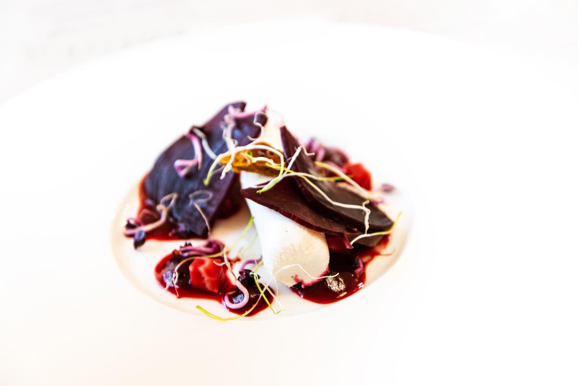 Dettaglio impiattamento dessert